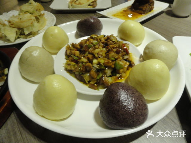 九毛九山西面馆(中山五路店)杭椒酱肉杂粮包图片