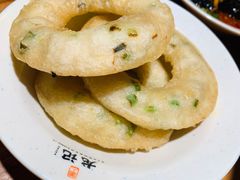 葱油粑粑-湘人龙记老长沙米粉(鸟巢店)