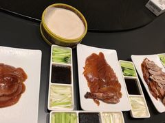 -艳阳天民俗村(公园路店)
