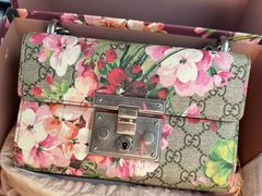 -小飞侠奢侈品回收 寄卖 养护(宝山宝龙广场店)