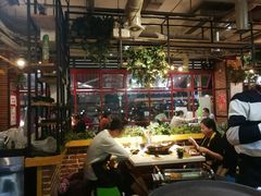 大堂-钢管厂歆瑞源油卤串串香(春熙路太古里店)