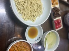 -裕兴记•蟹黄面馆(人民广场店)