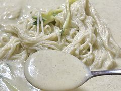 -亲昵春川鸡排(韩国美食街店)