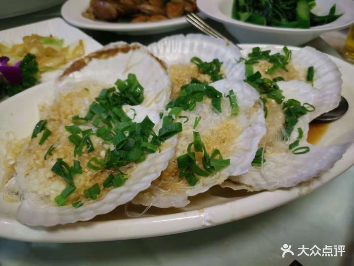 蒜蓉粉丝蒸鲜元贝