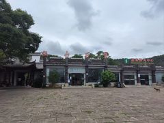 -伍山海滨石窟