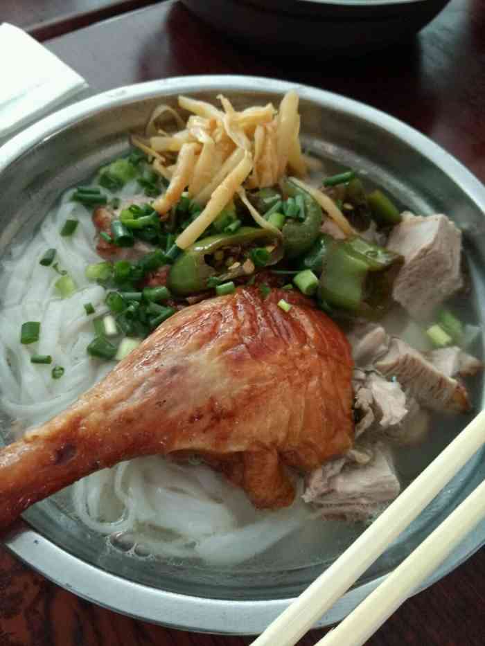 黄氏烧鸭粉-"貌似现在没有以前那么好吃了,而且以前都是.