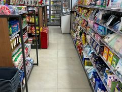 -全家便利店(杭州龙翔桥地铁站店)