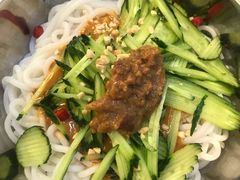 凉拌米线-灵芝妹子海鲜米线(香炉礁山姆店)