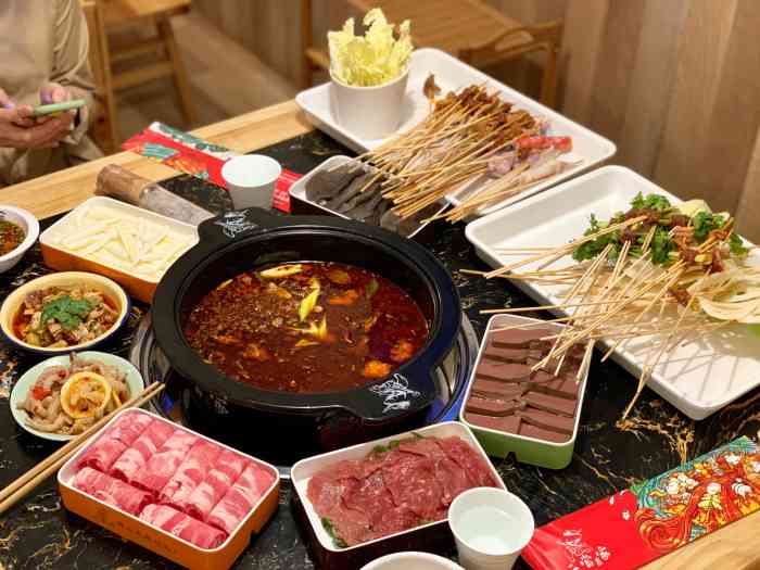 二当家火锅串串(杭州总店)-"搜大众点评的时候搜到这家店,全五星,想必