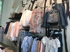 -H&M(鹏欣水游城店)