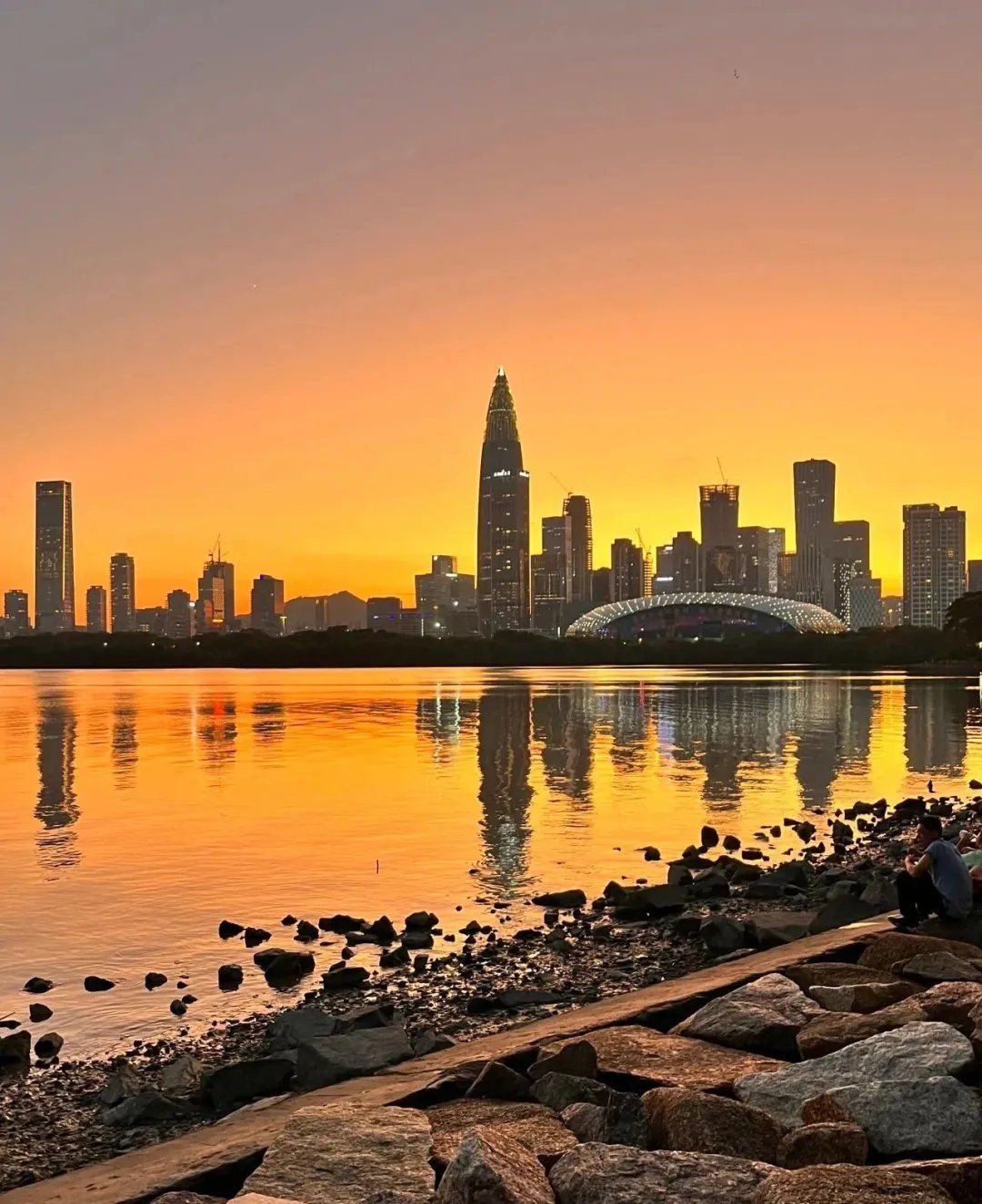 城市里的黄昏美景