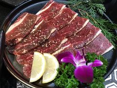 -汉城烤肉·黑金冠(华山路店)