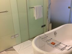 -上海滴水湖皇冠假日酒店