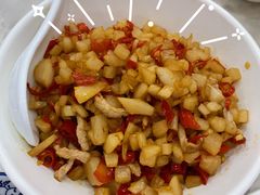 酸萝卜片炒肉-红色湘菜馆(春风店)