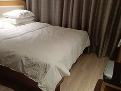 -桔子酒店(北京中关村苏州桥地铁站店)
