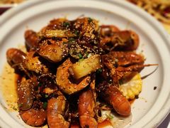 -肥肥虾庄·金牌油焖大虾(汉街SKP店)