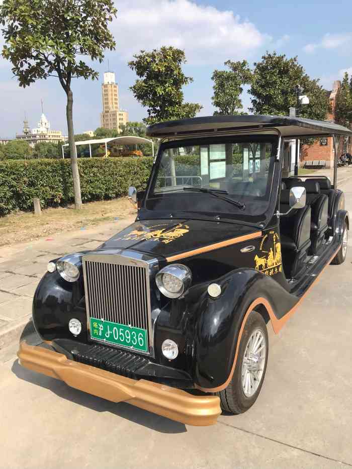 上海影视乐园-"首先,票价60元还是比较实惠的,也有学生.