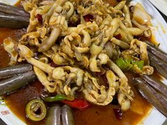 -三亚火车头万人海鲜广场