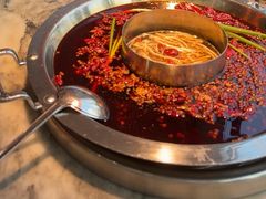 -茅草房·河畔园林火锅