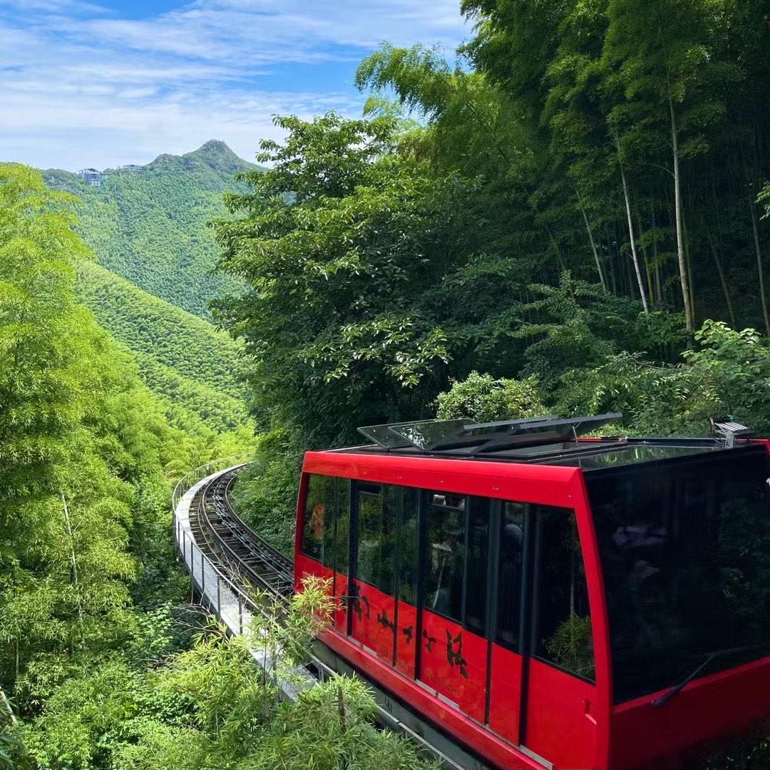 南山竹海地轨缆车图片