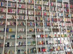 -钟书阁(松江泰晤士小镇店)