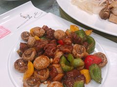 金蒜蘑菇炒肥牛粒-有腥气私房菜·寻味顺德