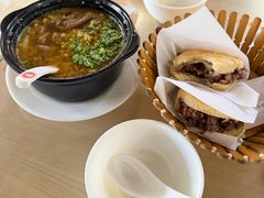 -闫家驴肉老店(华电一校店)