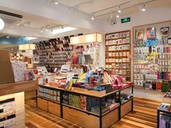 零售区-猫的天空之城概念书店(束河店)