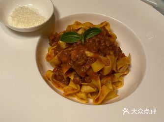 每到菜品都好，环境温馨，服务周到，非常贴心