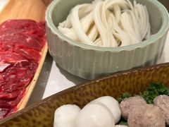 -左庭右院鲜牛肉火锅(金山万达店)
