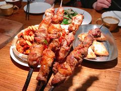 红柳羊肉串-阿里家·新疆烤肉酒場 by MIG