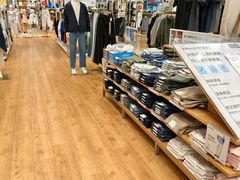 -优衣库(海口秀英万达广场店)