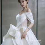 解锁女神气质！！！[加油][加油][加油]优雅大气的缎面婚纱