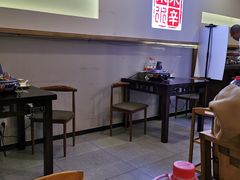 大堂-毛辣果·贵州红酸汤牛肉火锅(西单店)