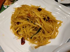 酸辣土豆丝-巴扎美食·新疆菜·西域歌舞表演餐厅(新疆大厦店)