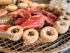 -草家酱蟹炭火烤肉店(珲春南路一店)