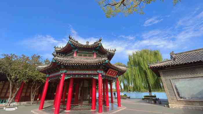 济南大明湖景区-"大明湖也是济南的特色景点之一,这里还举办.