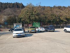 -蟒山国家森林公园-停车场