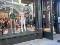 -lululemon(比斯特购物村店)
