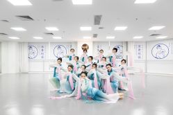 -深舞形体民族舞蹈工作室