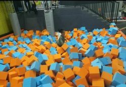 -蹦贝运动中心·蹦床·攀岩·闯关(龙岗店)