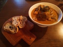 咖喱牛肉配面包片-鹿萤季·营地小馆(皇后公园店)