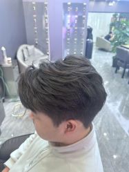 -藤野造型烫染·漂发