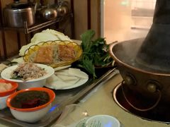 -洞庭洲·防空洞火锅·烧烤·铜锅涮肉(新百广场店)