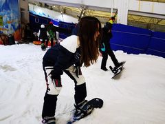 -乔波室内滑雪场