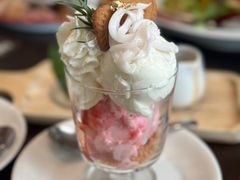 -Chom Cafe and Restaurant