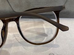 -爱视眸Eyeblling眼镜·依视路·蔡司镜片折扣店(百联南方商城购物中心)