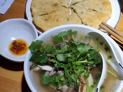-大众跷脚牛肉馆·非遗传承单位(峨眉山店)