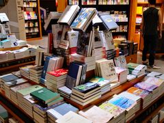 -西西弗书店&矢量咖啡(凯德晶萃广场店)