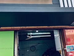 -谢记素红大肠店(新民路店)